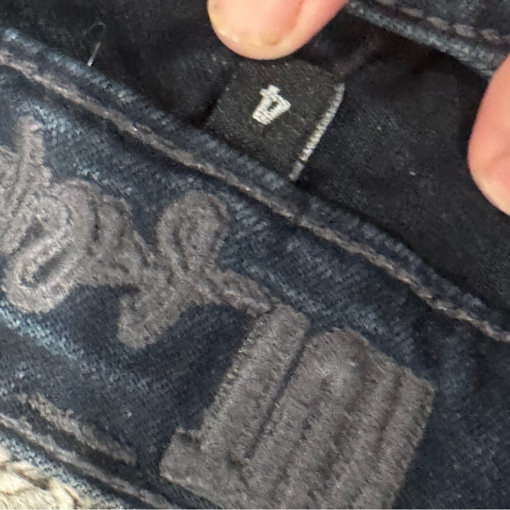 Kut from the Kloth Dark Wash Women’s Skinny Jeans - Distressed - Picture 4 of 7